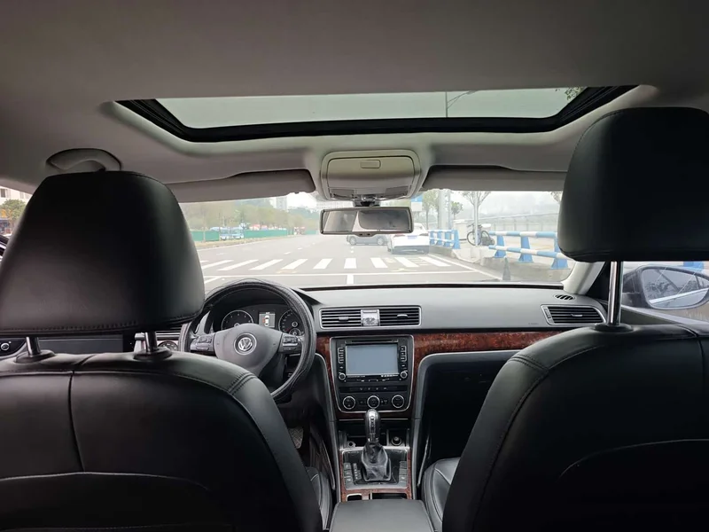 Volkswagen Passat — фото 8