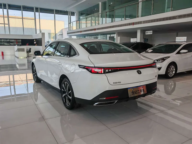 Changan Eado — фото 12