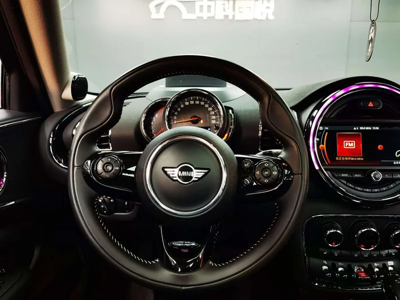 MINI CLUBMAN — фото 14