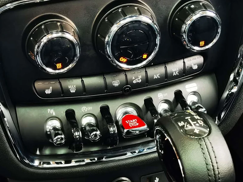 MINI CLUBMAN — фото 17