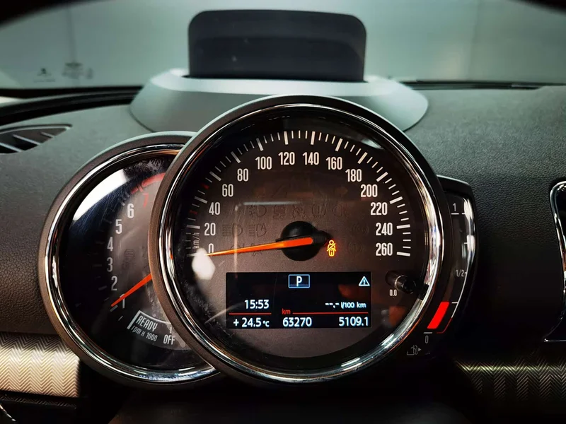 MINI CLUBMAN — фото 8