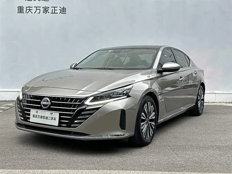Nissan Teana — фото 1