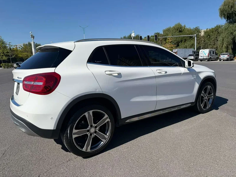 Mercedes-Benz GLA — фото 7