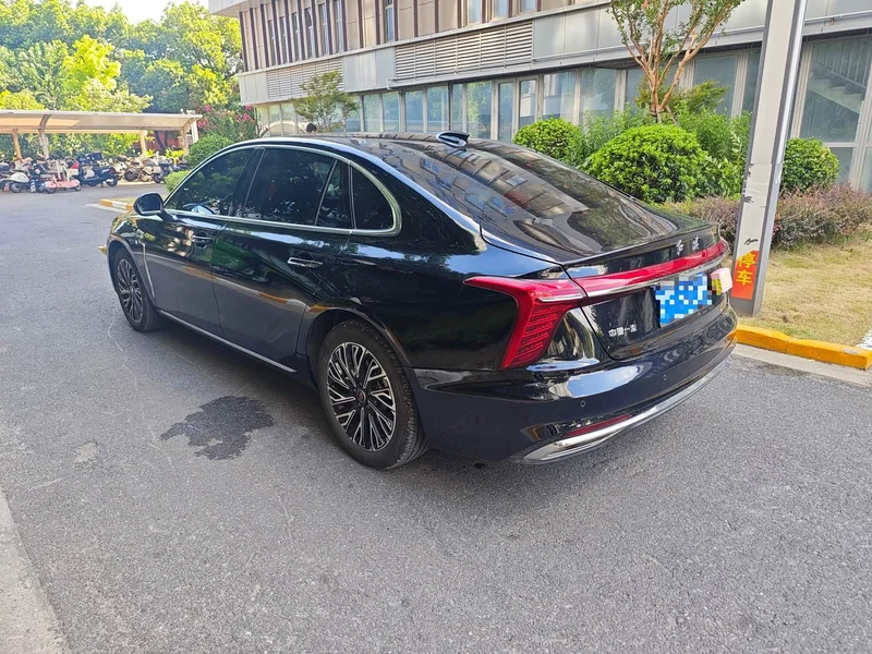 Hongqi H5 — фото 4