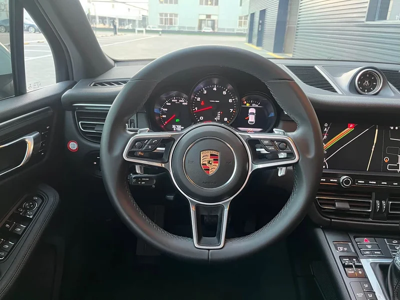 Porsche Macan — фото 9
