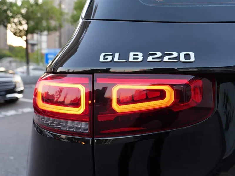 Mercedes-Benz GLB — фото 15