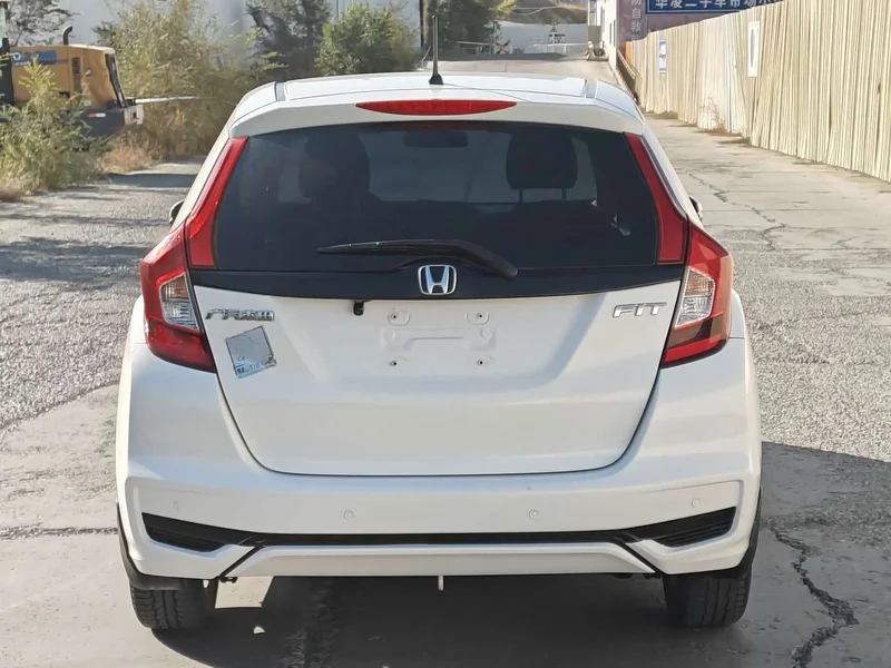 Honda Fit — фото 4