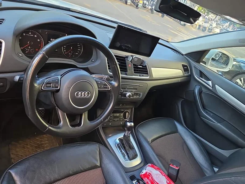 Audi Q3 — фото 12