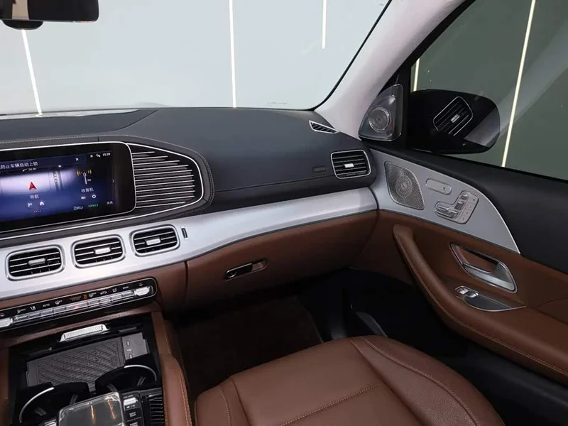 Mercedes-Benz GLS — фото 26