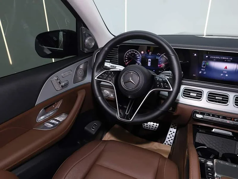 Mercedes-Benz GLS — фото 27