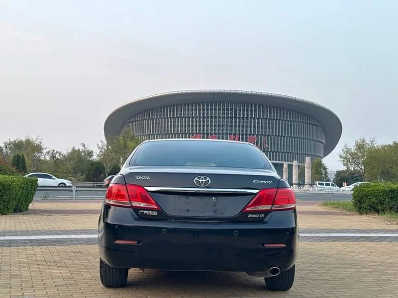 Toyota Camry — фото 5