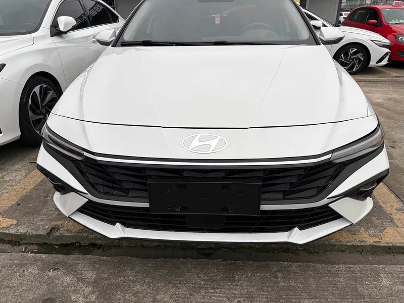 Hyundai Elantra — фото 2