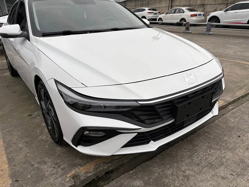 Hyundai Elantra — фото 5
