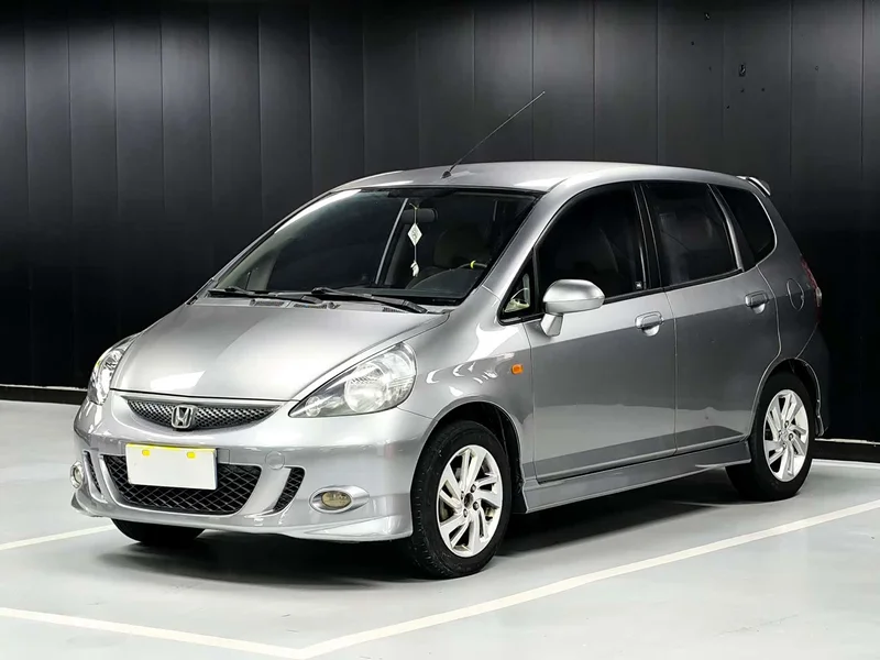 Honda Fit — фото 1