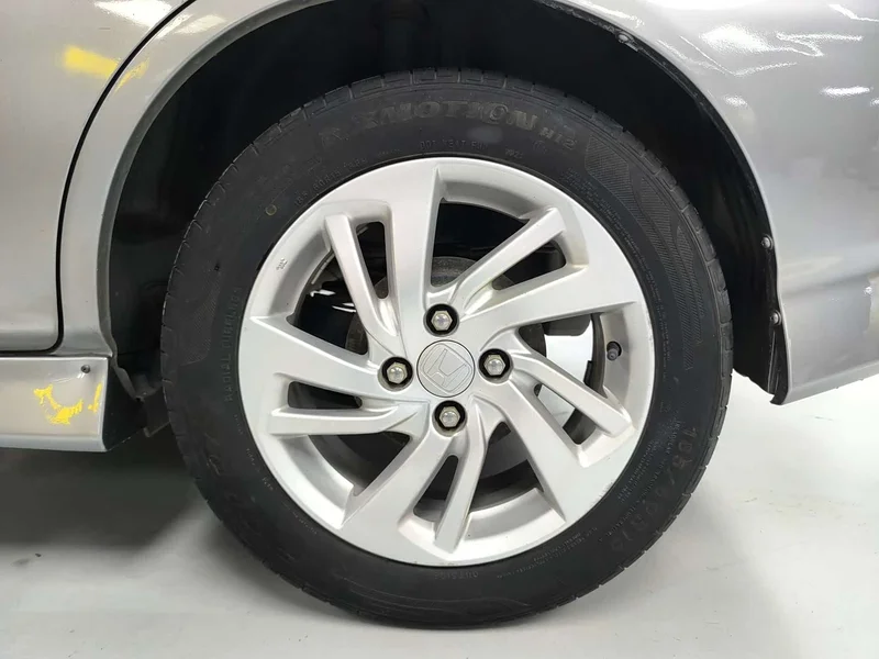 Honda Fit — фото 14