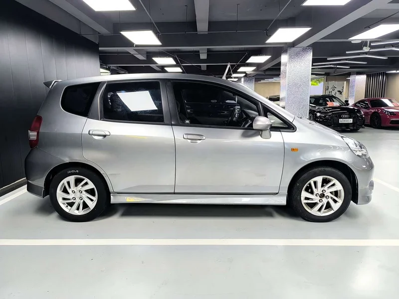 Honda Fit — фото 4