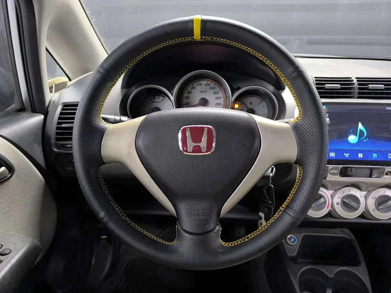 Honda Fit — фото 7