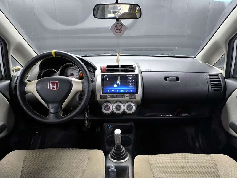 Honda Fit — фото 8