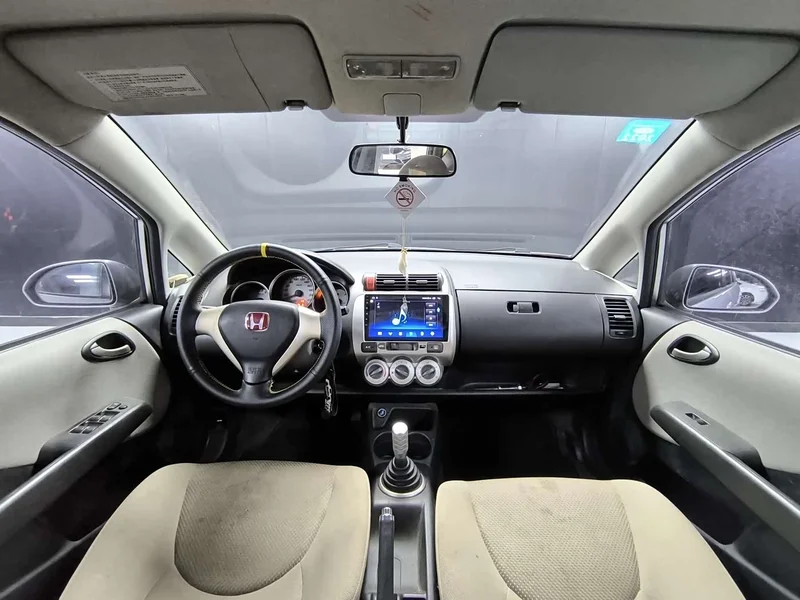 Honda Fit — фото 9