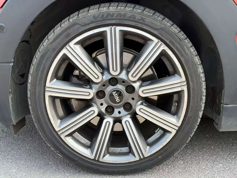 MINI CLUBMAN — фото 13