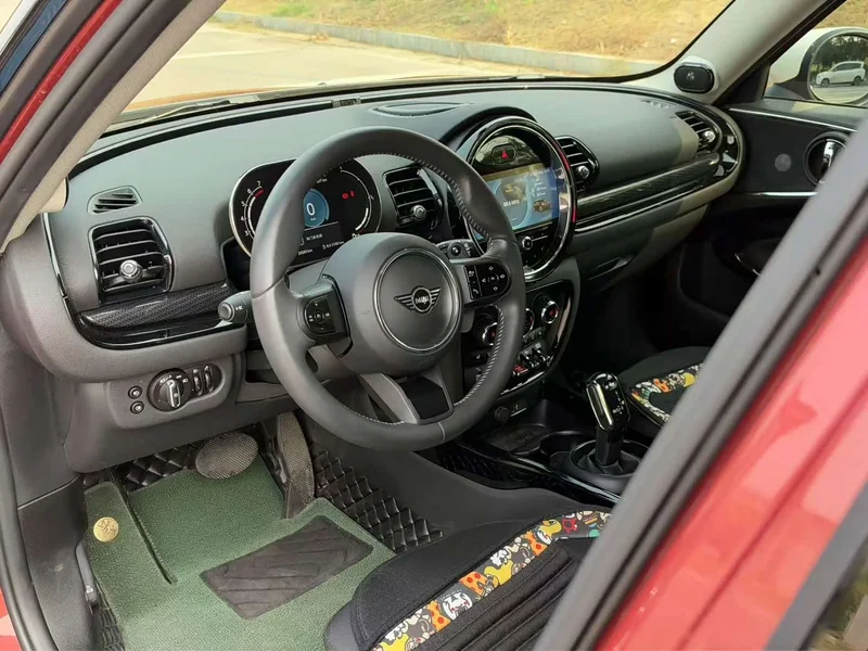 MINI CLUBMAN — фото 10