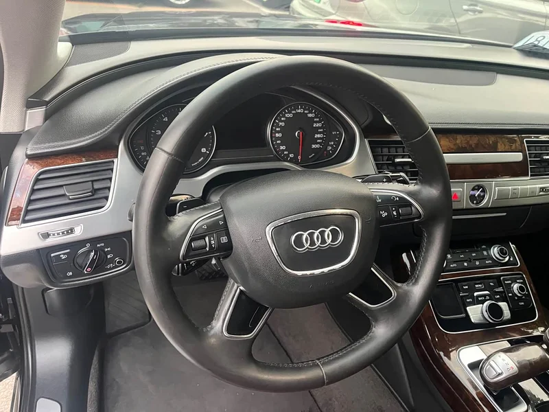 Audi A8 — фото 15