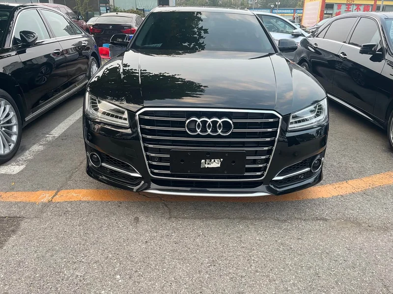 Audi A8 — фото 2