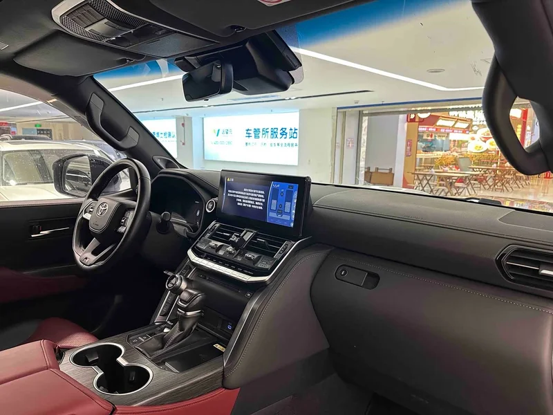 Toyota Land Cruiser (Imported) — фото 12