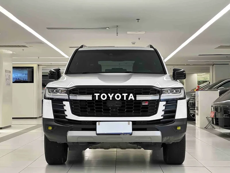 Toyota Land Cruiser (Imported) — фото 2