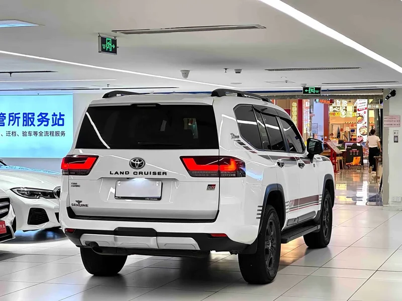 Toyota Land Cruiser (Imported) — фото 7