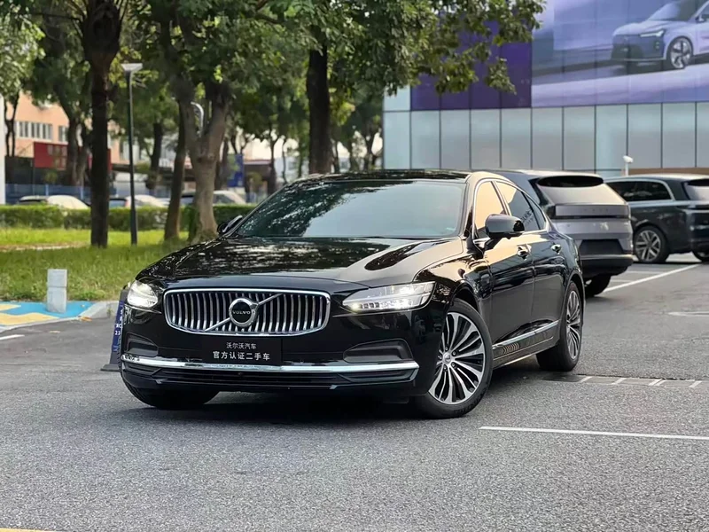 Volvo S90 — фото 1