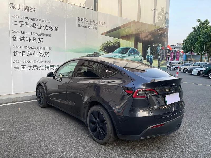 Tesla Model Y — фото 17