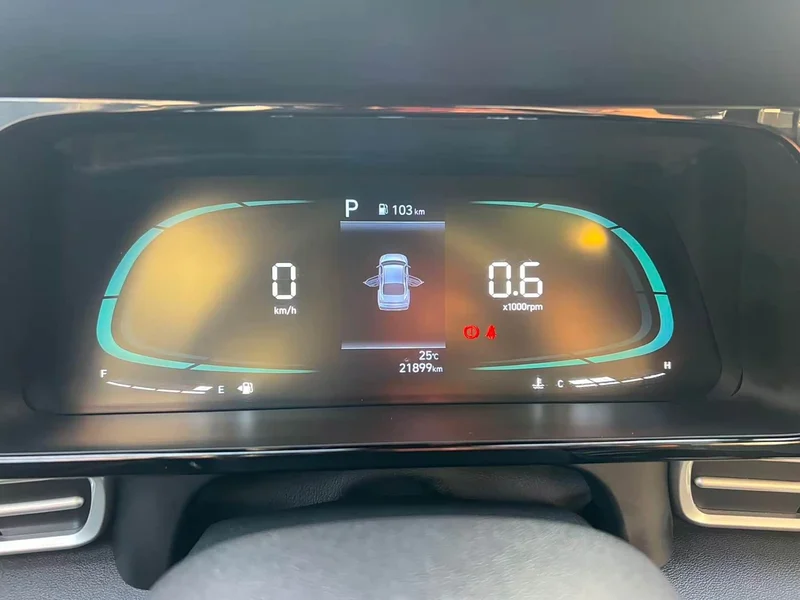 Hyundai Elantra — фото 12
