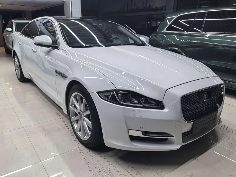 Jaguar XJ — фото 2