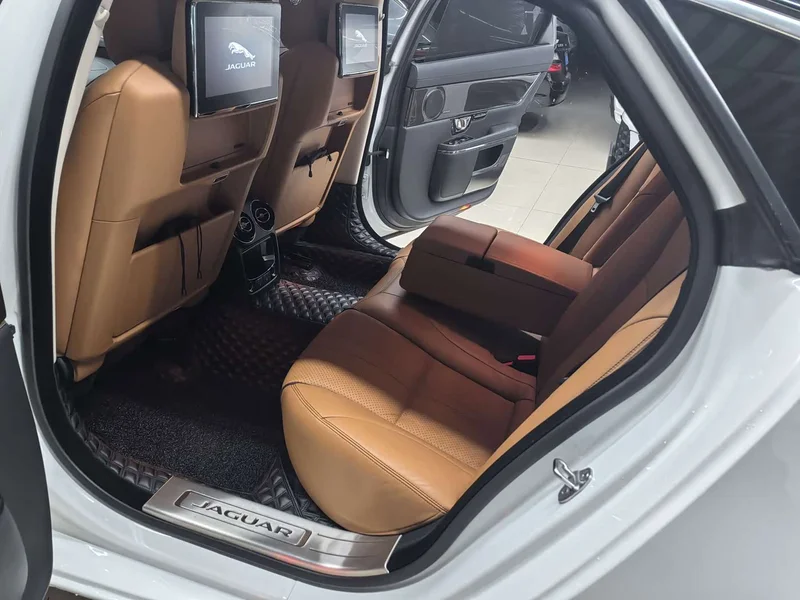 Jaguar XJ — фото 4