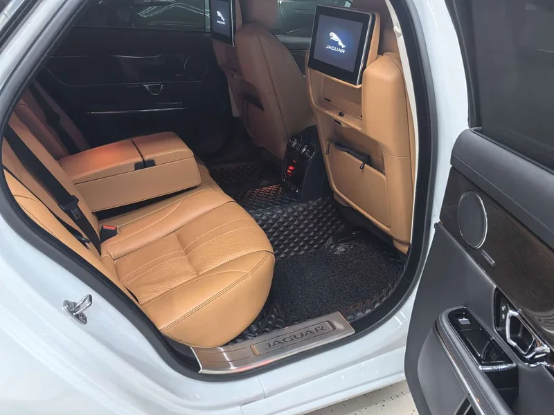 Jaguar XJ — фото 6