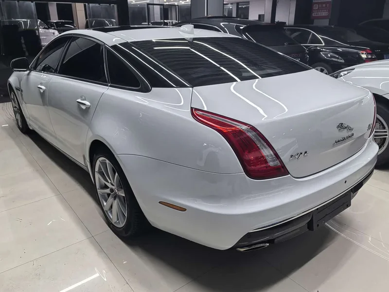 Jaguar XJ — фото 8