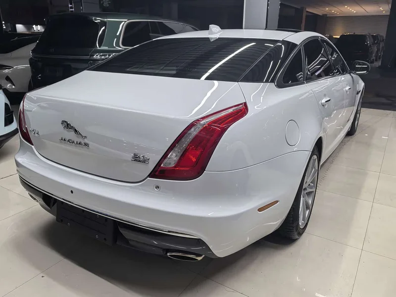Jaguar XJ — фото 9