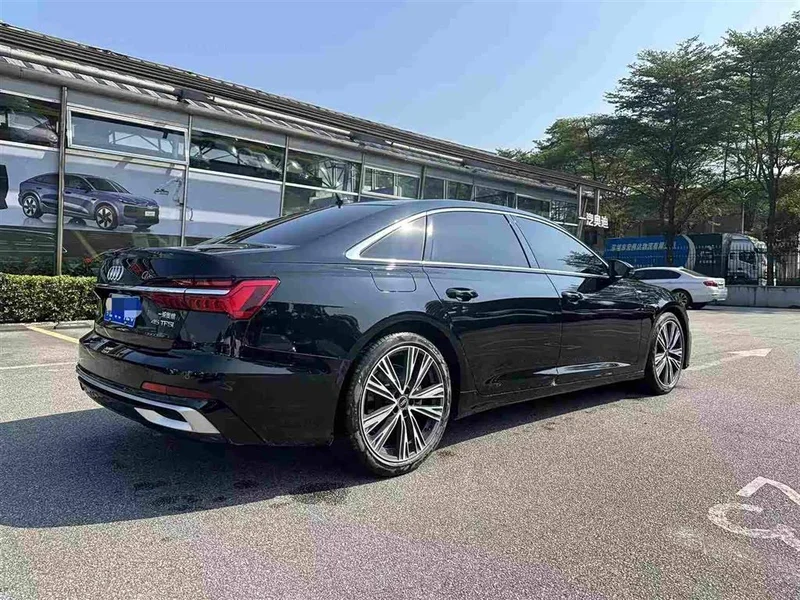 Audi A6L — фото 4