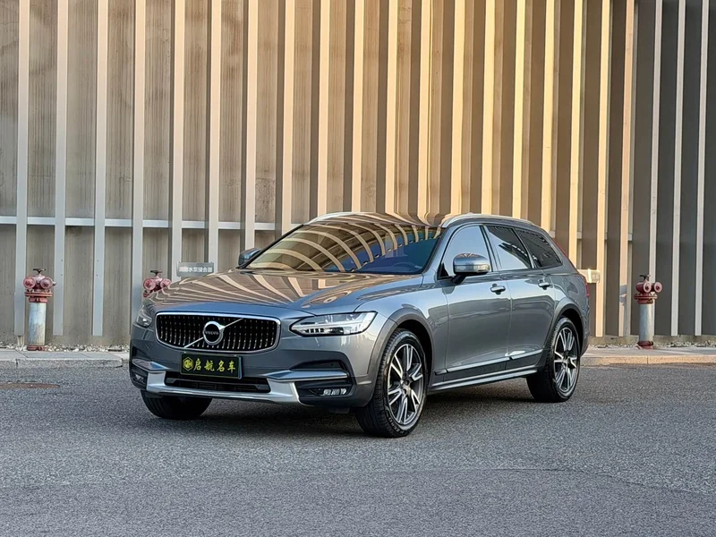 Volvo V90 — фото 1