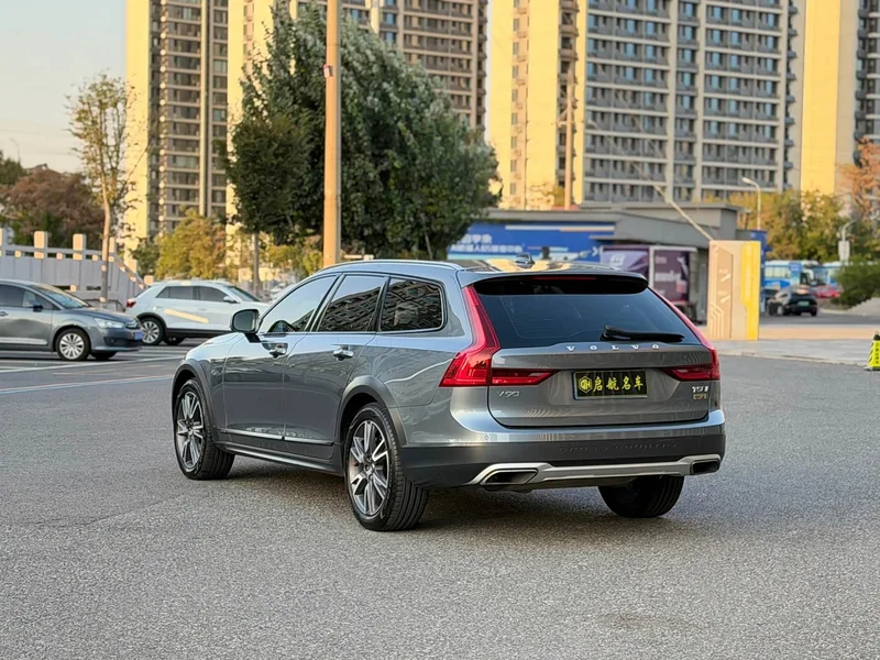 Volvo V90 — фото 14