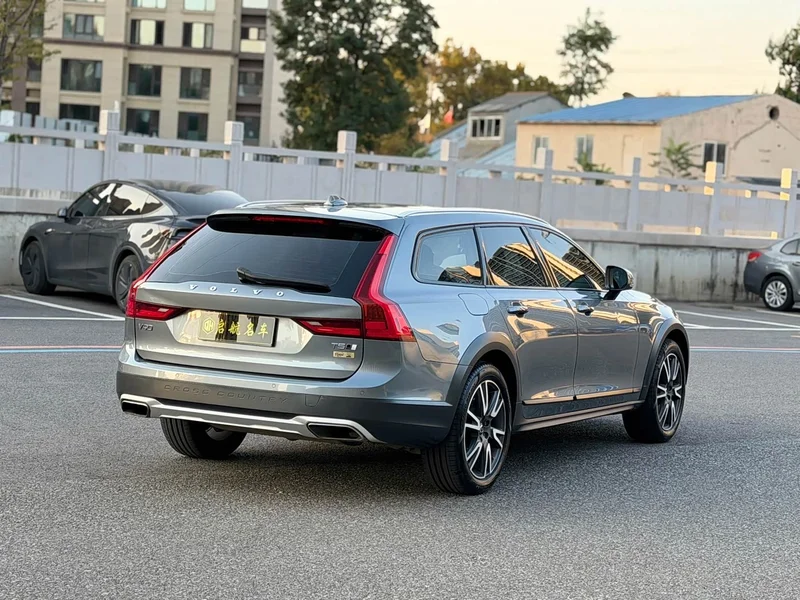 Volvo V90 — фото 16