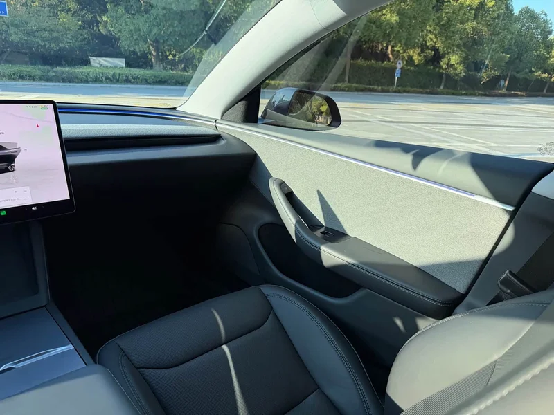 Tesla Model 3 — фото 11