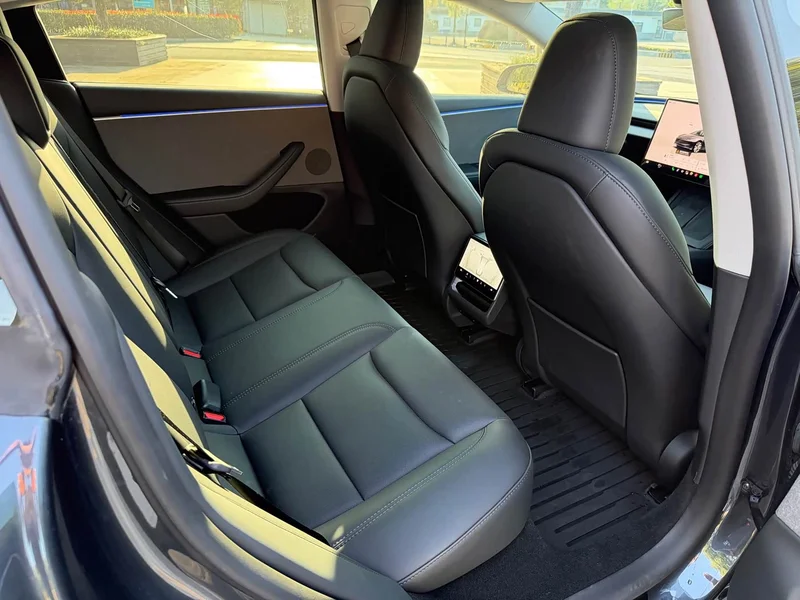 Tesla Model 3 — фото 16