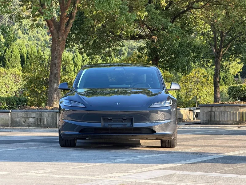 Tesla Model 3 — фото 2