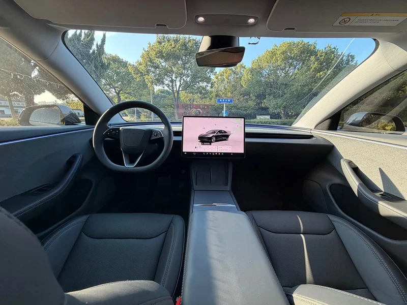 Tesla Model 3 — фото 8