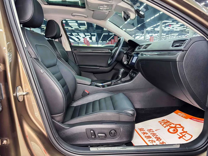 Skoda Superb — фото 14