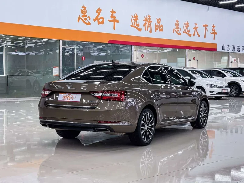 Skoda Superb — фото 22