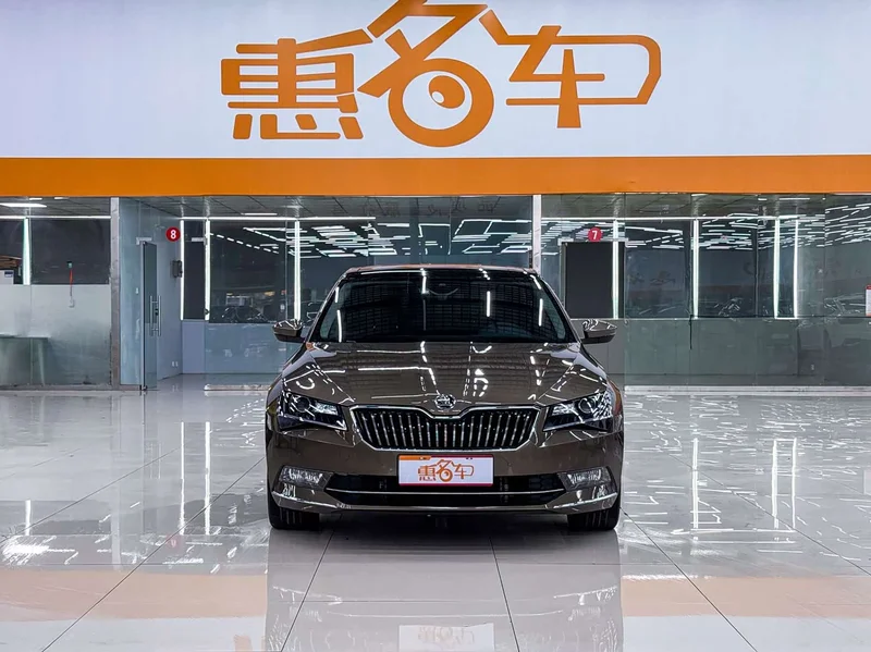 Skoda Superb — фото 3
