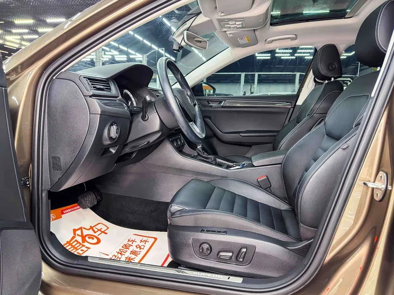 Skoda Superb — фото 7